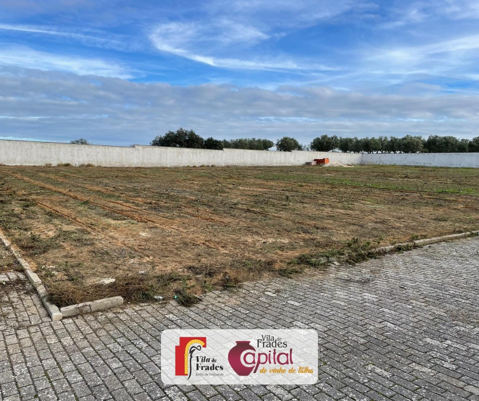 Manutenção e Limpeza do Cemitério
