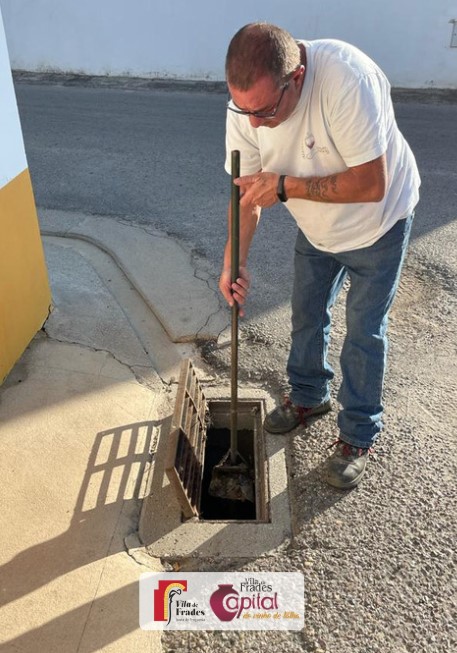 Limpeza de Sarjetas e de Sumidouros Limpeza de Sarjetas e de Sumidouros