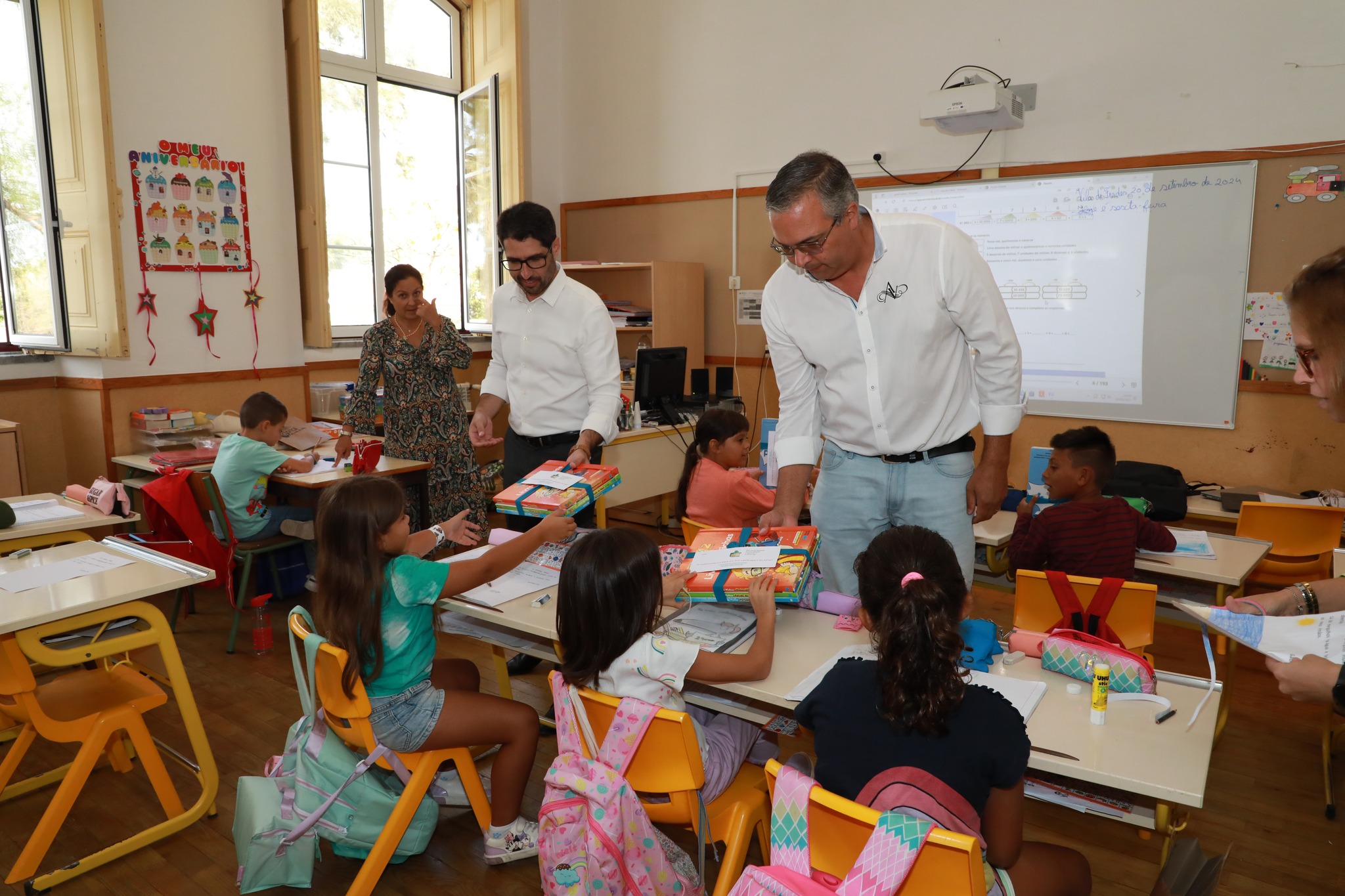 Entrega de Cadernos de Actividades