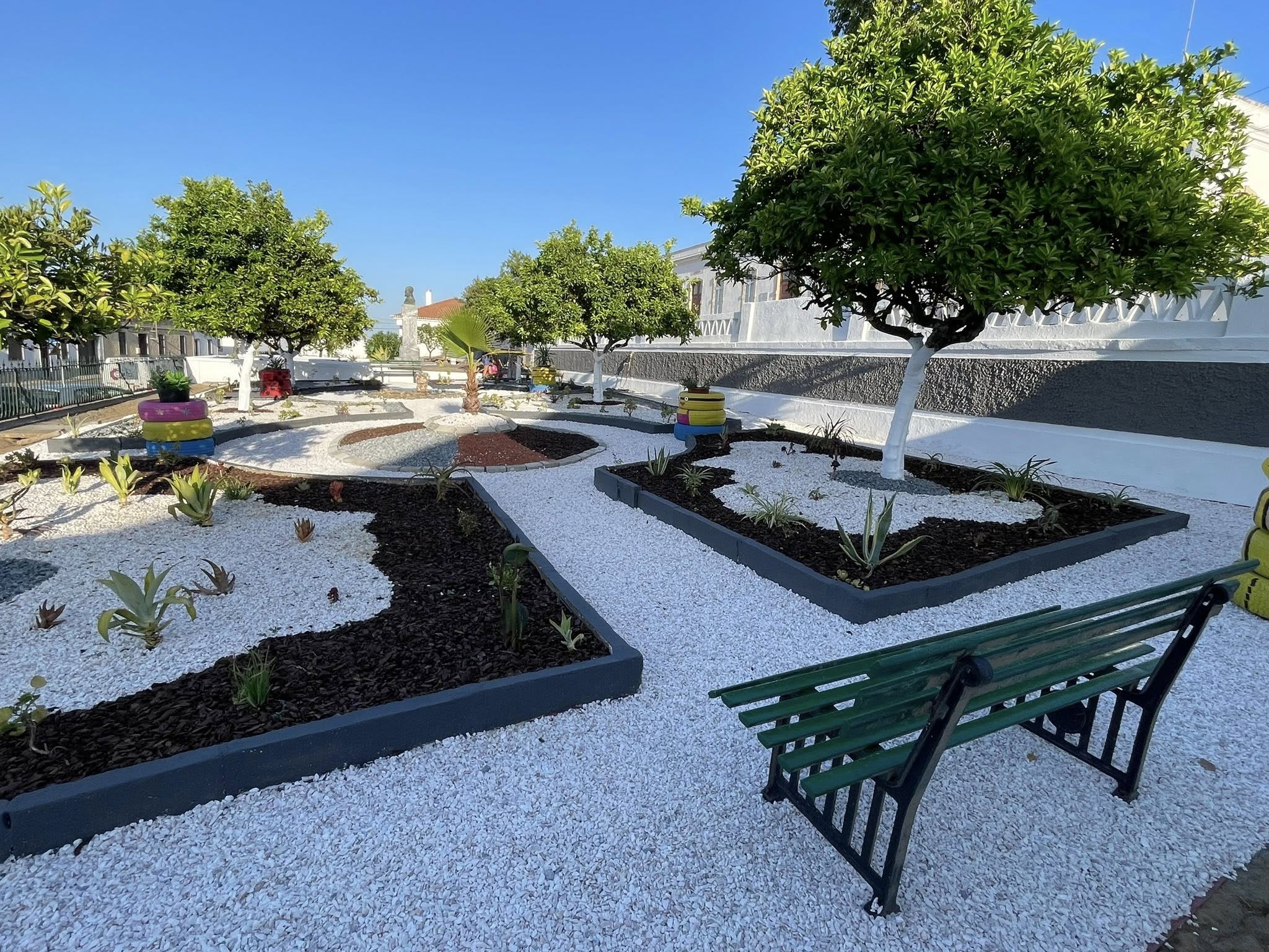 Requalificação dos Jardins da Escola Fialho de Almeida Requalificação dos Jardins da Escola Fialho de Almeida