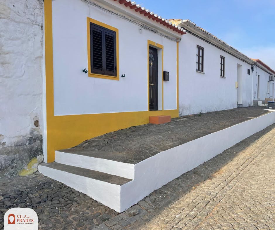 Pintura dos Muros da Freguesia