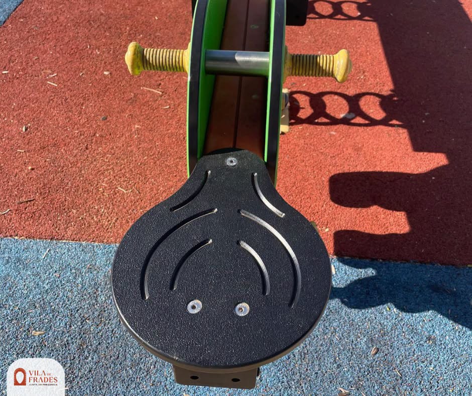Manutenção do Jardim da Praça 25 de Abril e do Parque Infantil